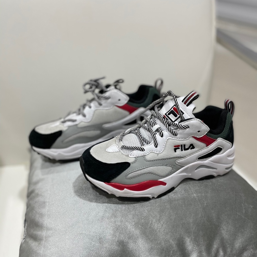 FILA WOMENS RAY TRACER SIZE 6